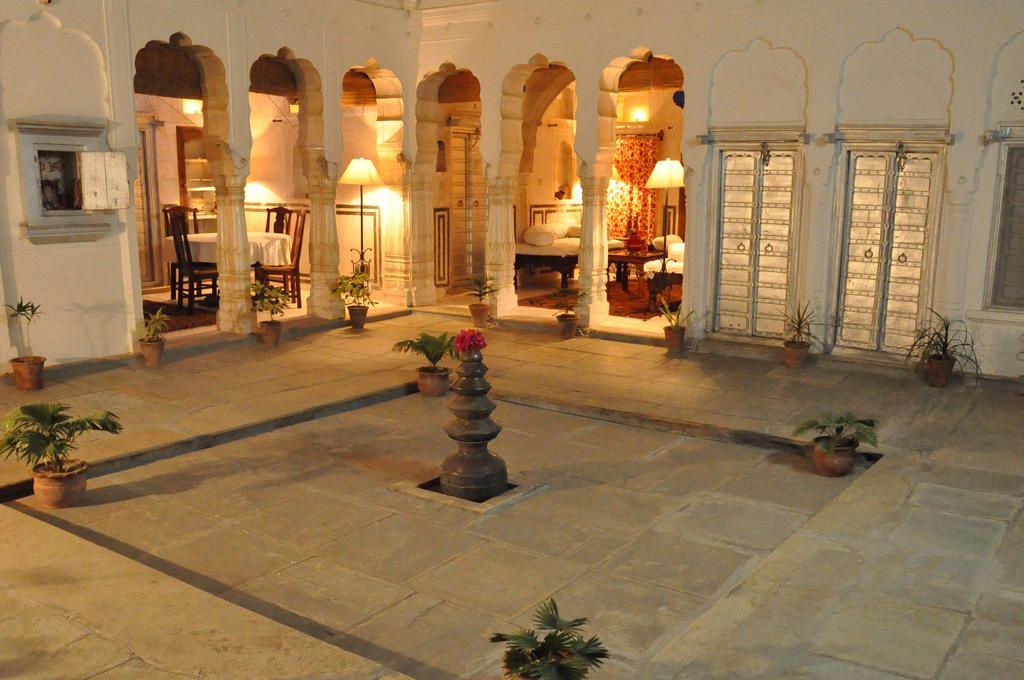 Hotel Chobdar Haveli มันดาวา ภายนอก รูปภาพ